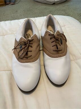 VTG Nike Airliner White/tan leather Oxford golf shoe women’s size 7.5